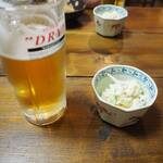 卓 - ビール、ポテサラ