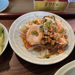 手作り餃子の店 吉春 - よだれ鶏美味しい