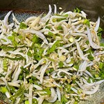 カネヒデ小林商店 - よく混ぜて醤油をひと回りかければ極上の酒肴になります