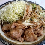 お食事処 あづま - めっちゃタレが多いんで、キャベツお代わりしたかったなぁ～