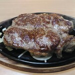 ステーキとハンバーグのさるーん - サーロインステーキ600g　特製オニオンソース、ミディアム　3190円