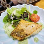 玄海鮨 - ヒラメのポワレ、バジルソース。