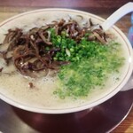 博多一丁 - 博多とんこつラーメン　キクラゲトッピング　￥800(2021/12現在)
