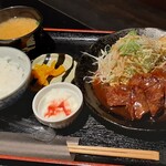 Yakiniku Torahachi - 焼肉定食（ご飯小）