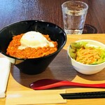 Kohiyo - キーマカレー丼(サラダ付)700円