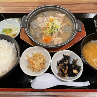 和牛もつ焼酒場 大八_1