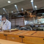 飯田商店 - 店主自らラーメン作り