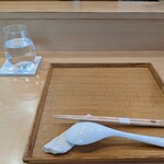 飯田商店 - 水と箸とレンゲ