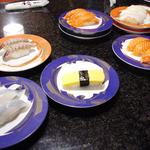回転寿し 旬楽 - お寿司の数々