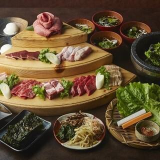 大泉店限定！コースは迫力満点の肉タワーにてご提供！