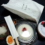 金のからあげ - 料理写真:おろしぽんずハンバーグ弁当(820円＋税)、からあげ(量り売りで100gあたり315円＋税になります)、蒸し野菜(190円＋税)