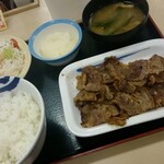 松屋 - カルビ焼肉L定食(大)780円