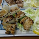 やきとり鳥かつ - 皮も美味かった。