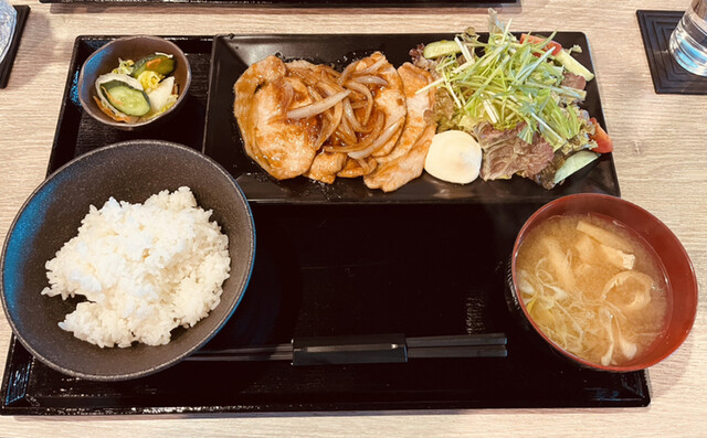 フード＆バー ももじ - 羽前山辺（居酒屋）の写真