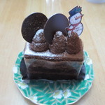 Yuuka - ショコラ３２０円、チョコの生クリームにくるみを挟んだ美味しいケーキですよ。
                       