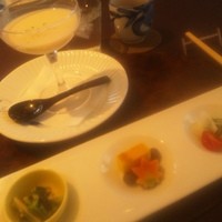 ゆば泉 宝ヶ池店 - 前菜3種と豆乳の冷製スープ