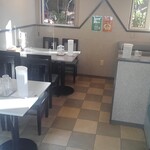 濃厚鶏白湯タンメン まつ井 - テーブル席