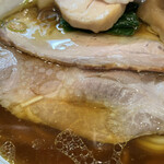 中華そば 深緑 - もろみポークの大判ロースと肩ロース