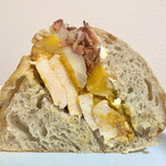 テネラ ブレッド&ミールズ - たっぷり人参と鶏胸肉のコンフィサンド720円