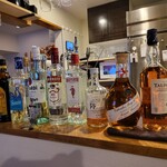 ダイニング WAZN - 右から二番目はリンゴが丸々入ったカルヴァドスではないか！！