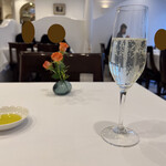 ヴァッカロッサ - 自家製レモンリキュールのソーダ割り