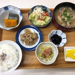 ななっこ - おまかせ定食　豚汁