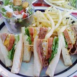 クラシカル コーヒー ロースター カフェ - BLTサンド