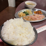 東京苑 - 豚定食