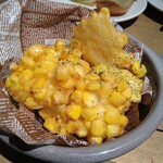 熟成和牛ステーキ グリルド エイジング・ビーフ - バター醤油のトウモロコシフリット