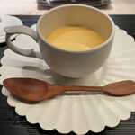 蓮心 - 出来立て杏仁プリン