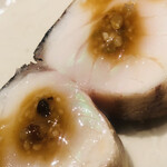 温石 - エメラルド色の煌めきは健全な脂の証