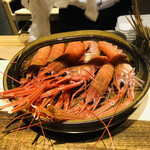 温石 - 赤座海老です。生きています