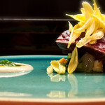 名前のないイタリア料理店 - 迷い鰹小蕪カラマンシー菊のインサラータ