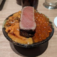 焼うおいし川  六本木凛華楼 - 至福の三色丼