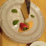 UMIKARA - バスク風チーズケーキにフルーツ