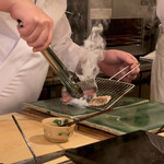 登喜和鮨 - 長岡出雲崎産のど黒低温湯引き皮目炭炙り