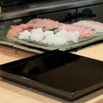 登喜和鮨 - 出番を待つネタ