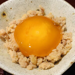 おみ乃 - ・そぼろと黄身醤油漬け
