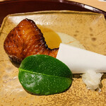 おみ乃 - ・手羽先（くわいと餅米）千枚漬け添え