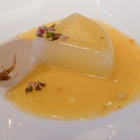 モトイ - 上海蟹味噌と昆布出汁で焚き上げた聖護院大根