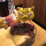 コメダ珈琲店 - 小倉トースト、にゅ～～ん！