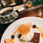 バックシュトゥーベ ツオップ - 