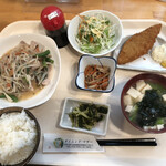 Dainingu Maza - コラボ定食(税込800円)
                      豚バラと野菜の塩だれ炒め・白身フライ