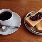 タコシン - 料理写真:ホットコーヒー（モーニングサービス付き、小倉）400円