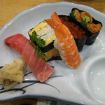 玄海鮨 - にぎりは トロ  玉子  エビ  イクラ  ウニ