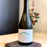 食堂セゾンドール - ワインのような倉本酒造の日本酒。爽やかな酸味にフルーティな香りを纏い、瑞々しい甘味が口の中に溢れます