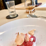 食堂セゾンドール - あまおうのデザート、メレンゲ焼