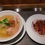 成城青果 - 塩そば＆肉丼