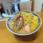 タンメン トナリ - 【期間限定】ゲソ揚げタンメン 890円(税込)生姜W増、大蒜