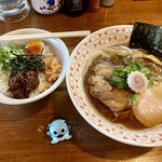 黄昏タンデム - 黄昏醤油そばにチャーシュー刻みごはん